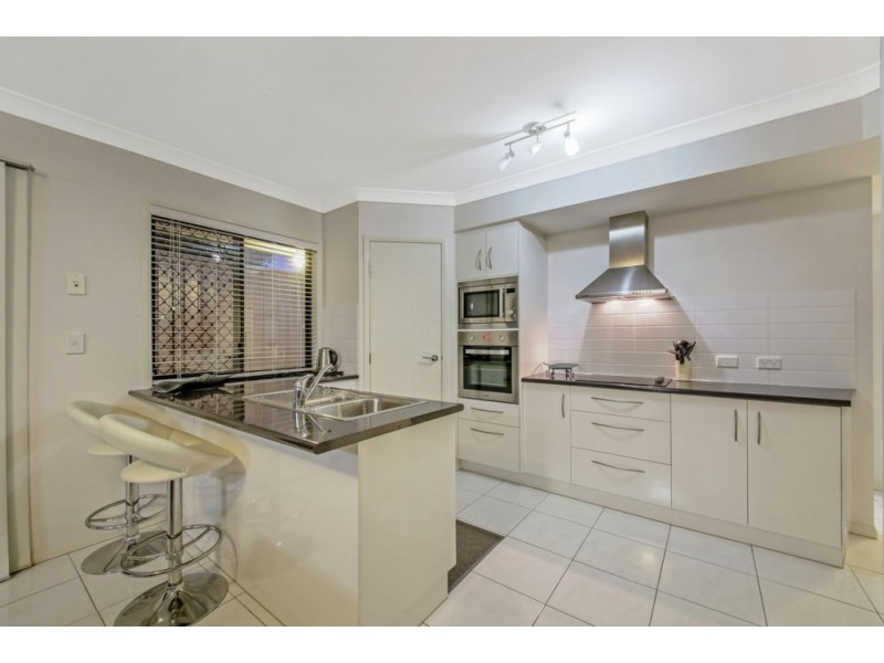 9 Dana Street, Cashmere QLD 4500