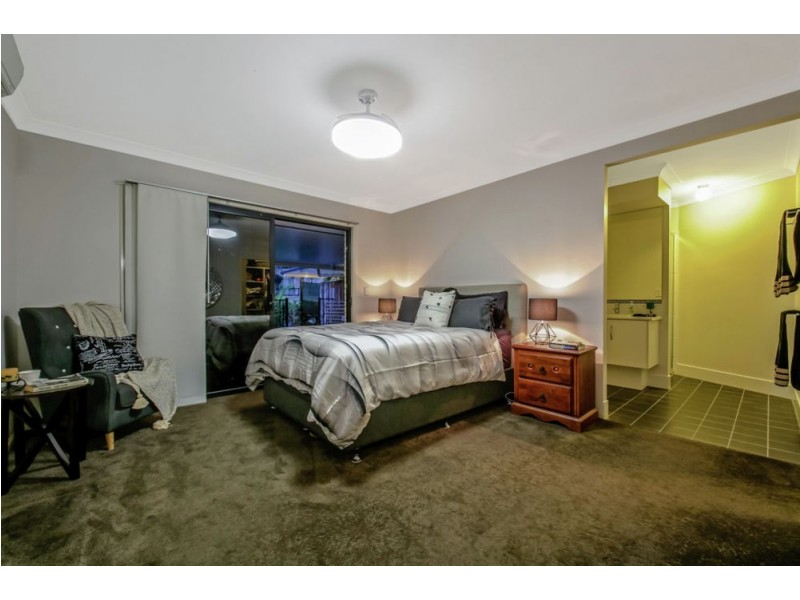 9 Dana Street, Cashmere QLD 4500