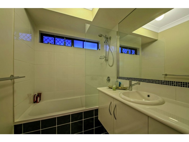 9 Dana Street, Cashmere QLD 4500