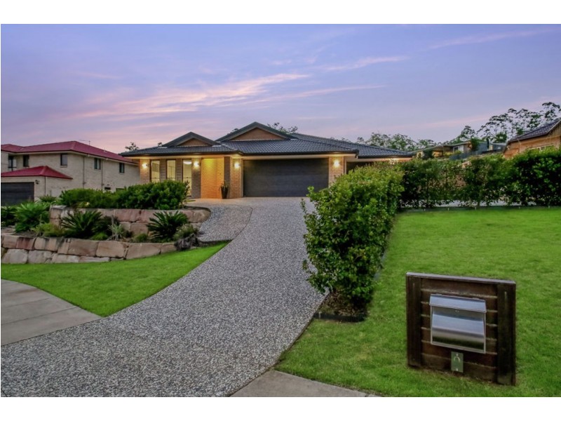 9 Dana Street, Cashmere QLD 4500