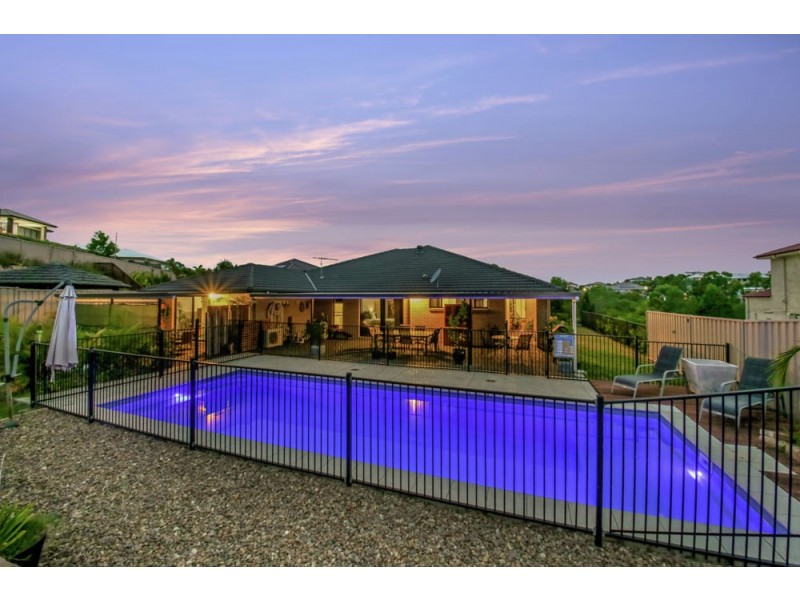 9 Dana Street, Cashmere QLD 4500