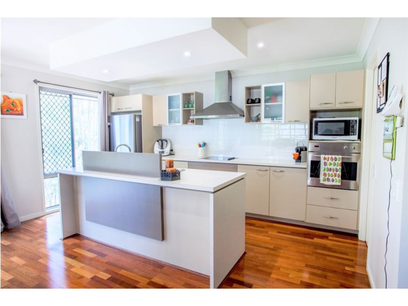 65 Kirri Avenue, Petrie QLD 4502