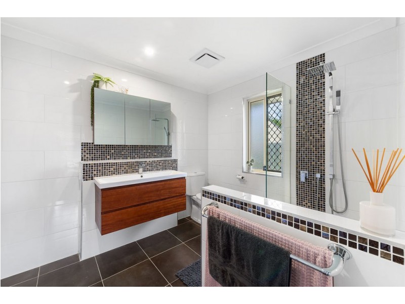 24 North Aston Court, Bray Park QLD 4500