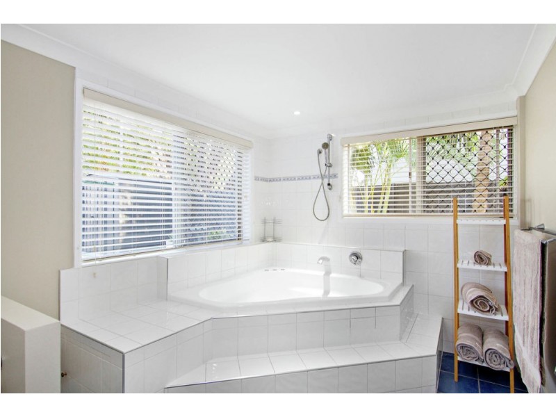 24 Jade Street, Albany Creek QLD 4035