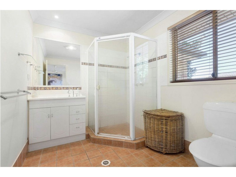 5 Major Court, Cashmere QLD 4500