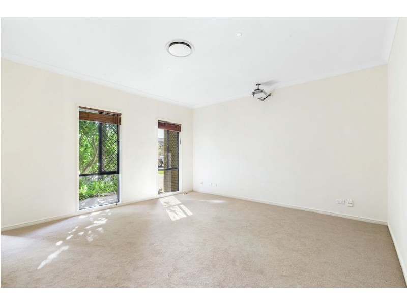 6 Kangaroo Street, North Lakes QLD 4509