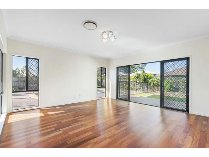 6 Kangaroo Street, North Lakes QLD 4509