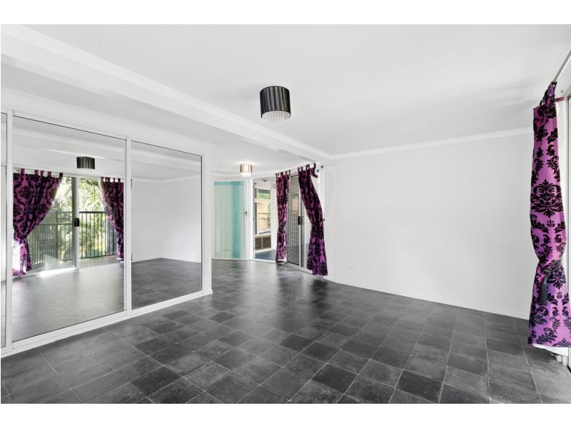 15 Whiteside Road, Whiteside QLD 4503