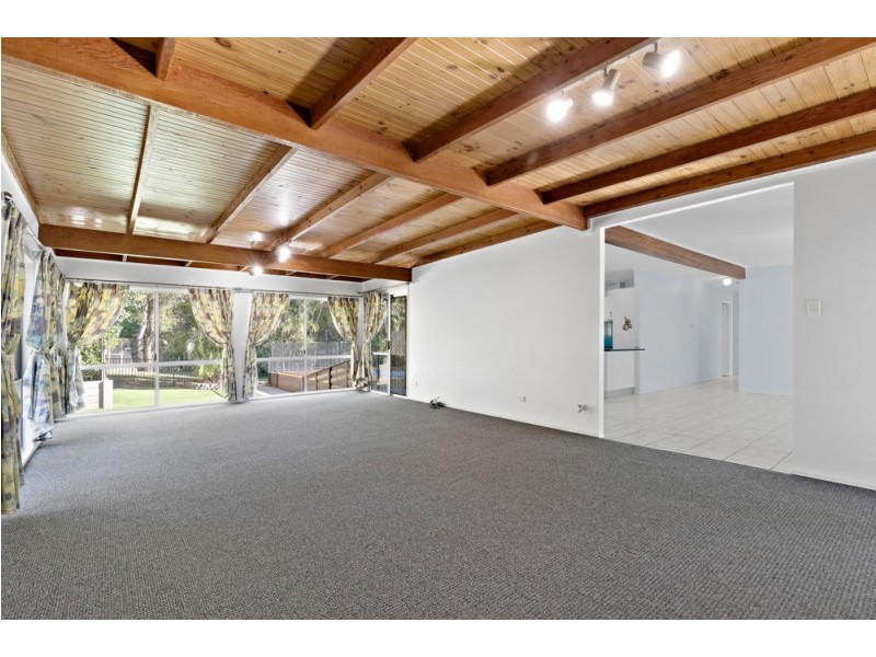 15 Whiteside Road, Whiteside QLD 4503