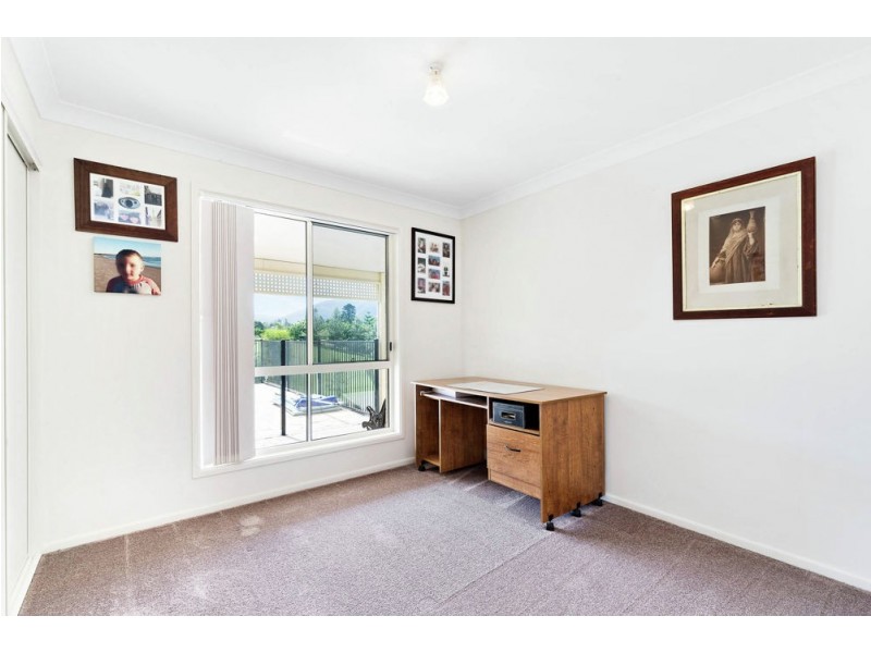 4 Tea Tree Close, Samford Valley QLD 4520