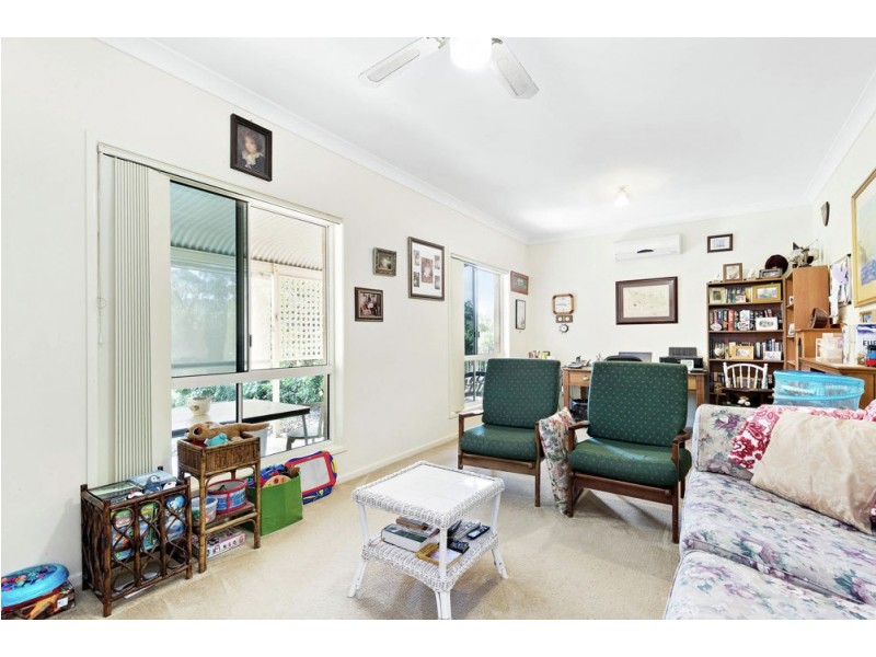 4 Tea Tree Close, Samford Valley QLD 4520