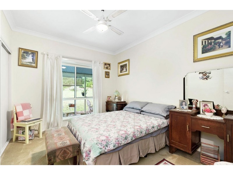 4 Tea Tree Close, Samford Valley QLD 4520