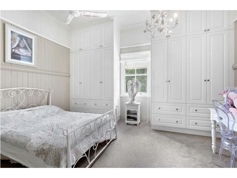 1 Chambers Road, Mount Pleasant QLD 4521