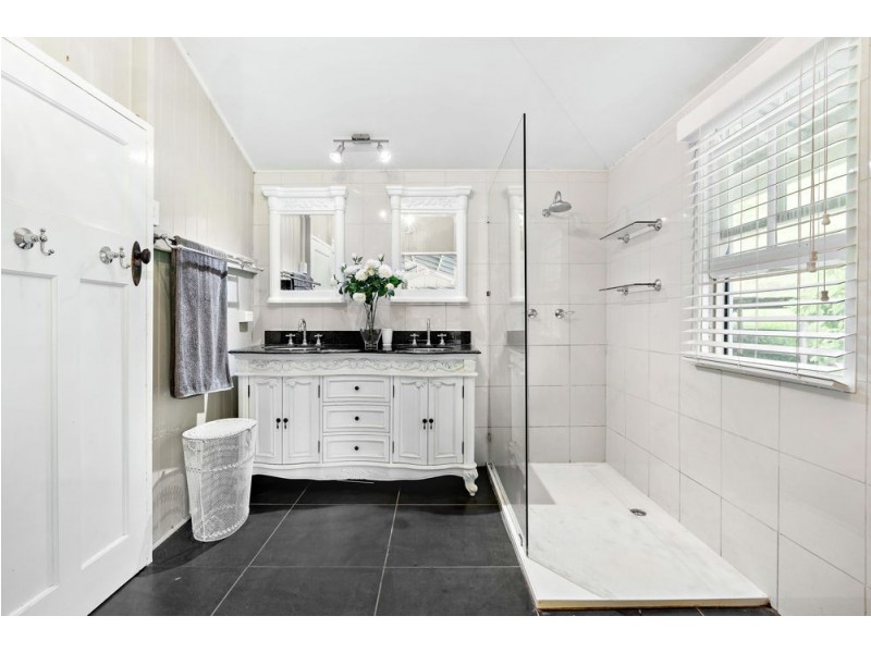 1 Chambers Road, Mount Pleasant QLD 4521