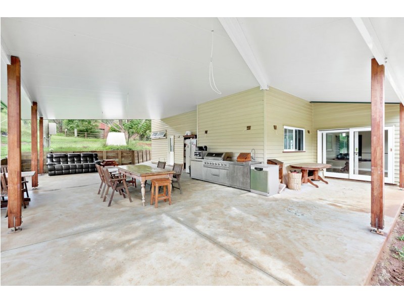 1 Chambers Road, Mount Pleasant QLD 4521