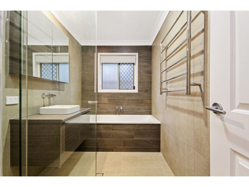 3 Avandel Court, Eatons Hill QLD 4037