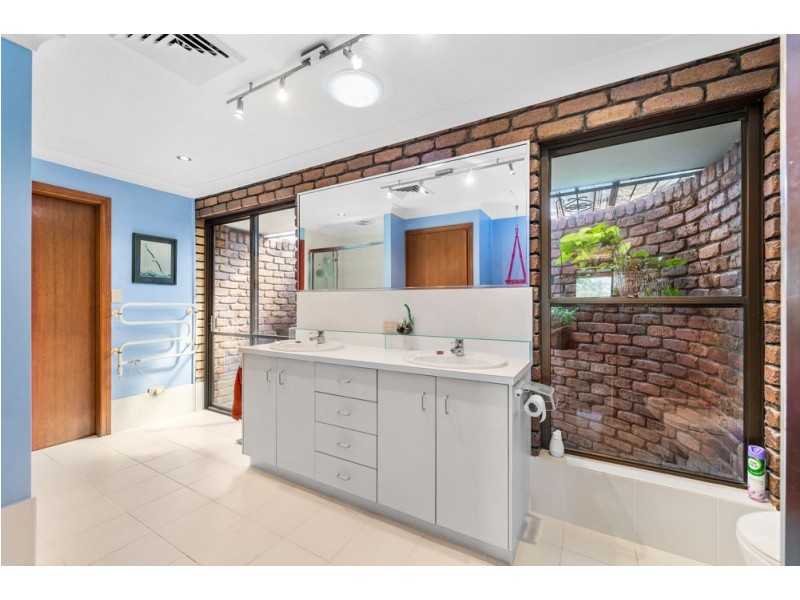 31 Branch Creek Road, Clear Mountain QLD 4500