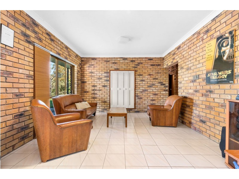 31 Branch Creek Road, Clear Mountain QLD 4500