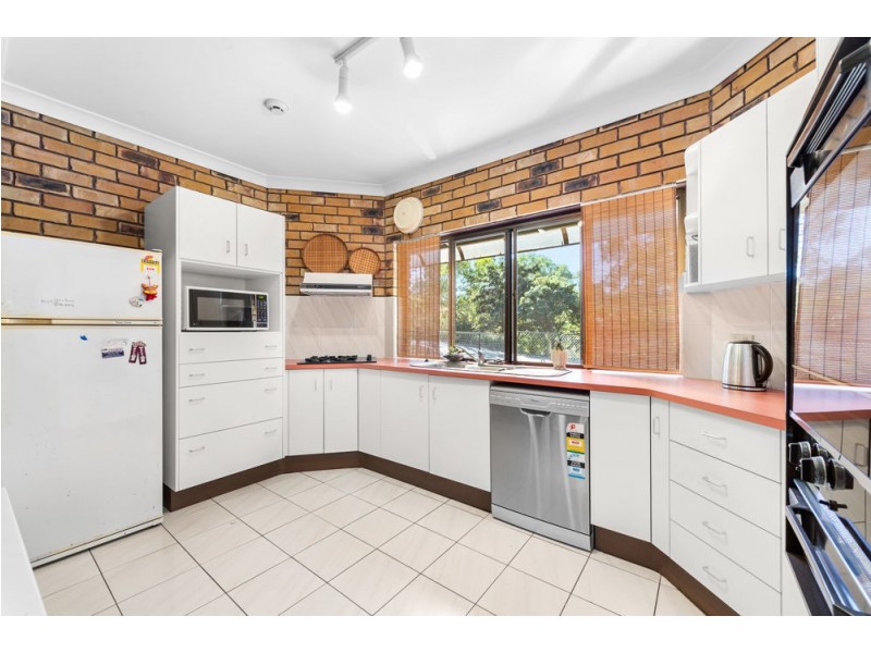 31 Branch Creek Road, Clear Mountain QLD 4500