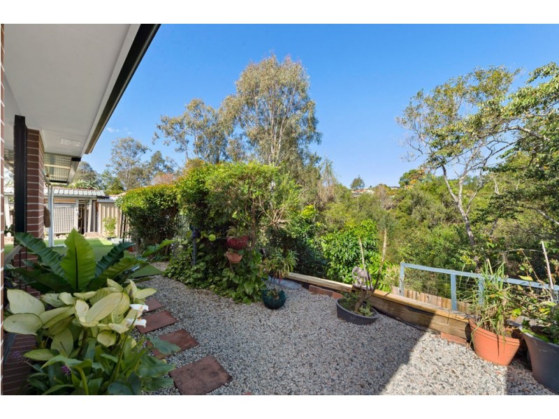 35 Kirri Avenue, Petrie QLD 4502