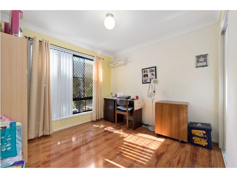 35 Kirri Avenue, Petrie QLD 4502