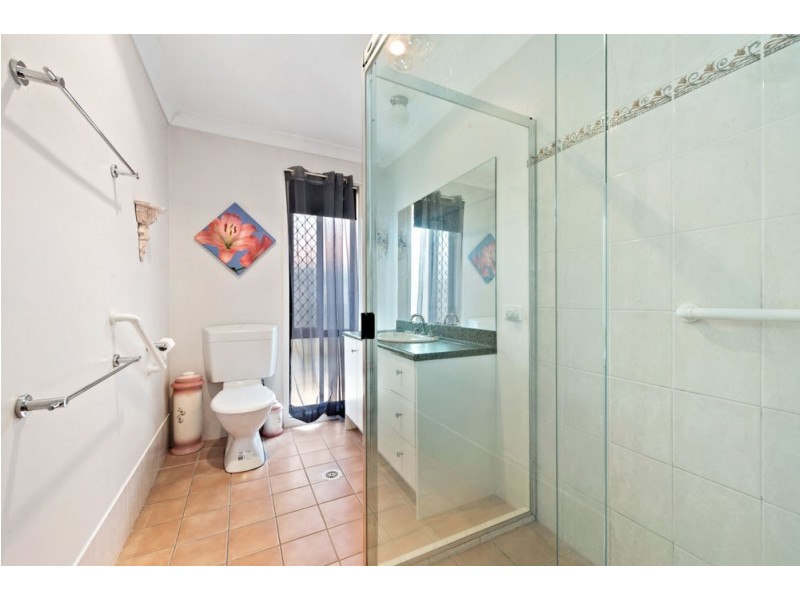 35 Kirri Avenue, Petrie QLD 4502