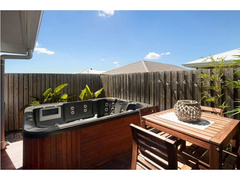 36 Cooloola Circuit, Warner QLD 4500