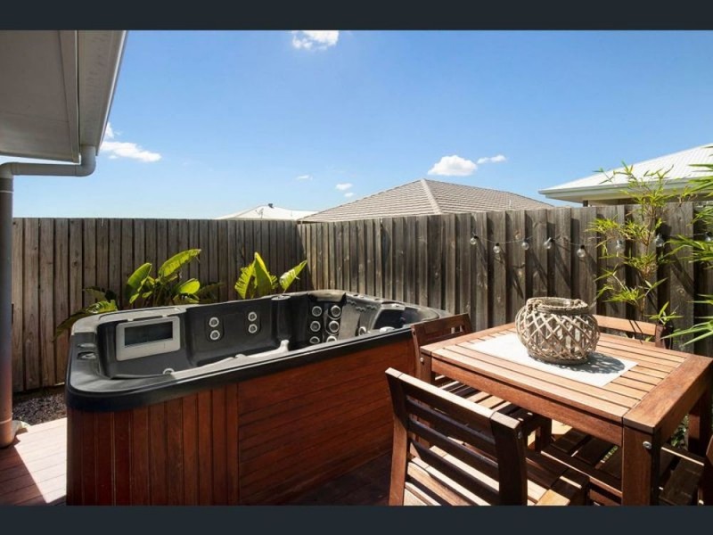 36 Cooloola Circuit, Warner QLD 4500