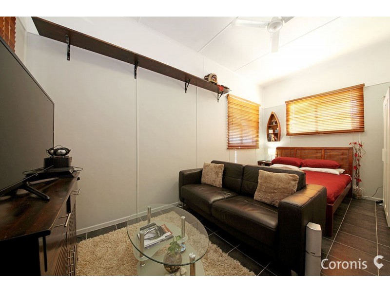 9 Cathie Street, Clontarf QLD 4019