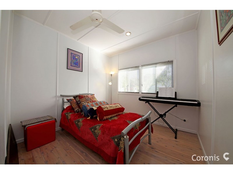 9 Cathie Street, Clontarf QLD 4019