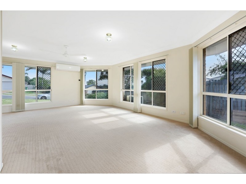 27 Paramount Drive, Warner QLD 4500