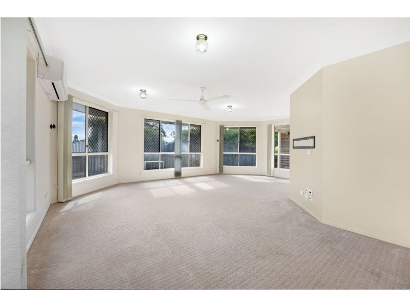 27 Paramount Drive, Warner QLD 4500