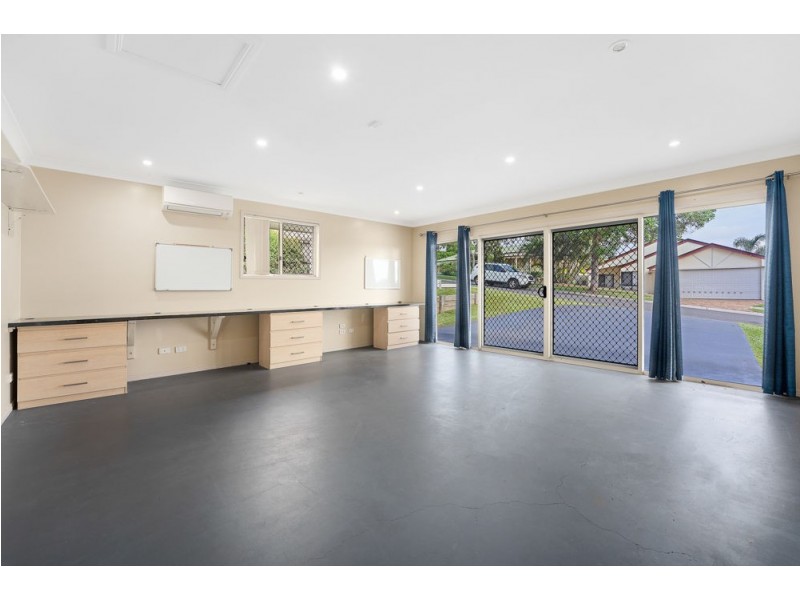 27 Paramount Drive, Warner QLD 4500