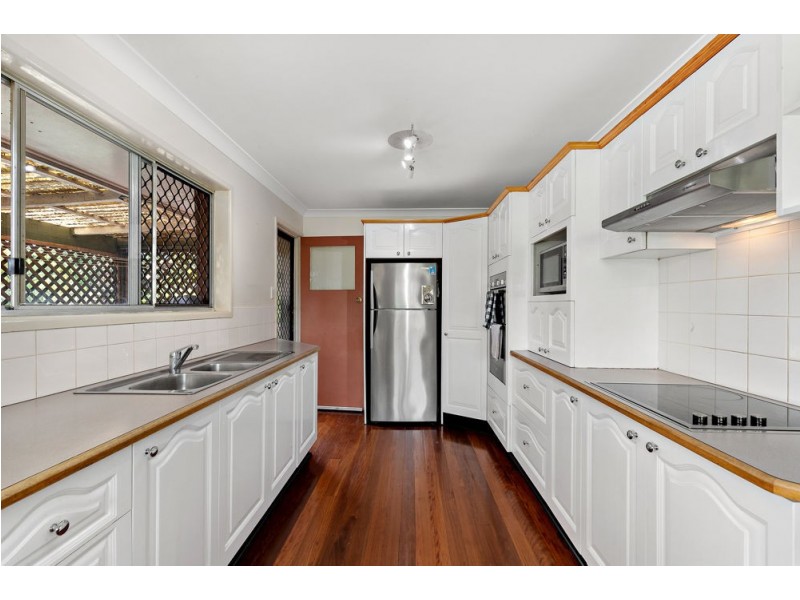 1 Arran Court, Strathpine QLD 4500