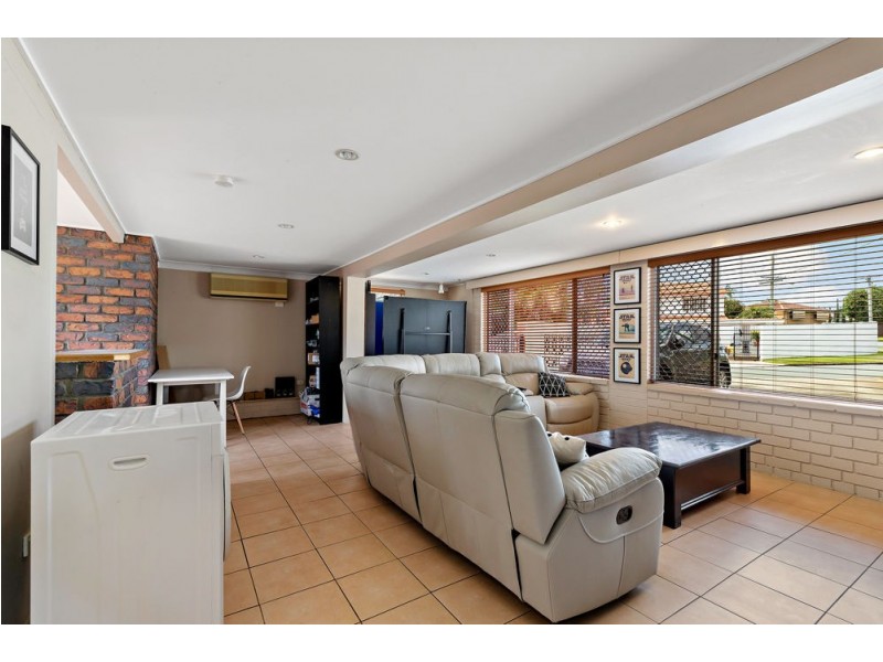 1 Arran Court, Strathpine QLD 4500