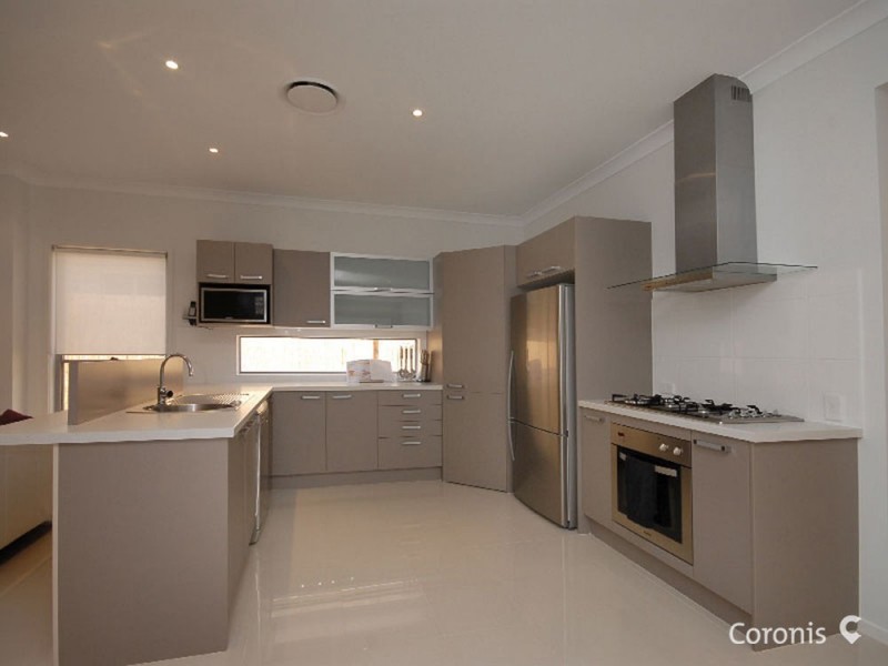 8 Glider Street, North Lakes QLD 4509