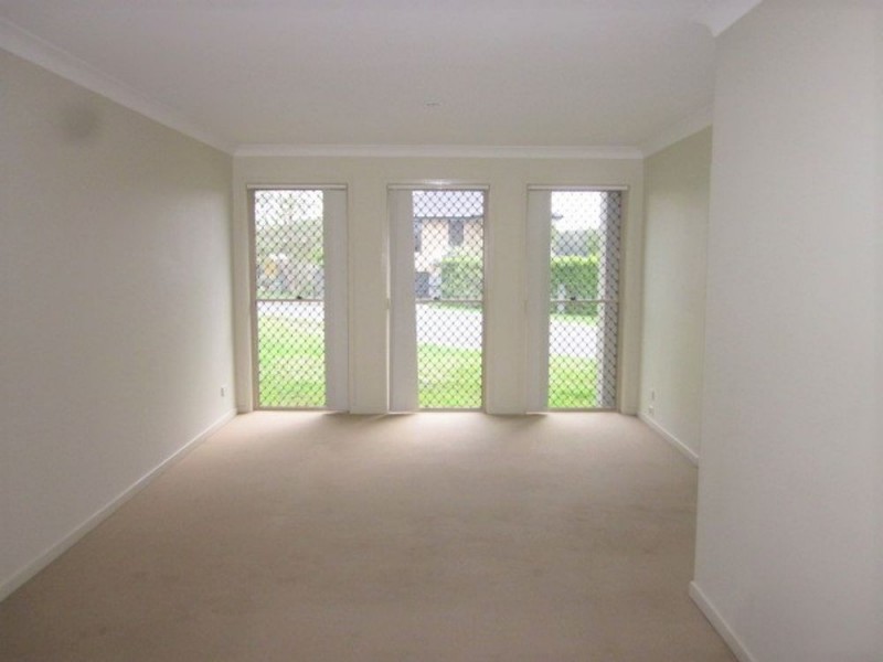 9 Hillary Drive, Warner QLD 4500