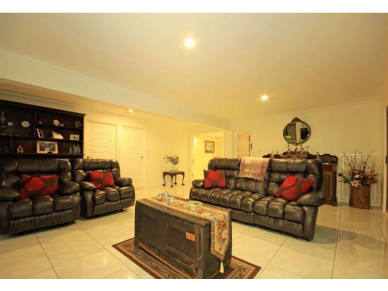 73 Greggs Road, Samford Valley QLD 4520