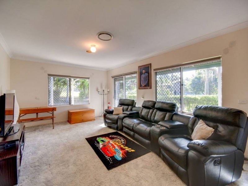 11 Byrnes Rd N, Joyner QLD 4500