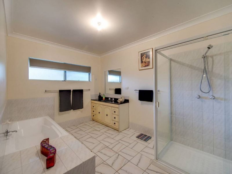 11 Byrnes Rd N, Joyner QLD 4500