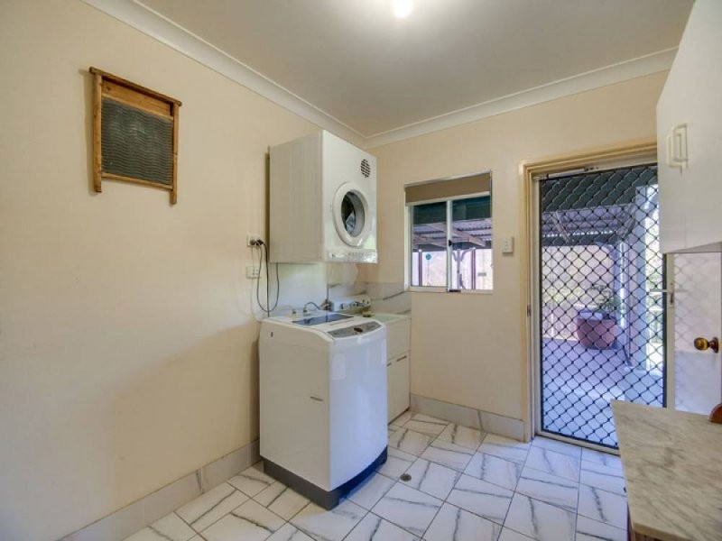 11 Byrnes Rd N, Joyner QLD 4500