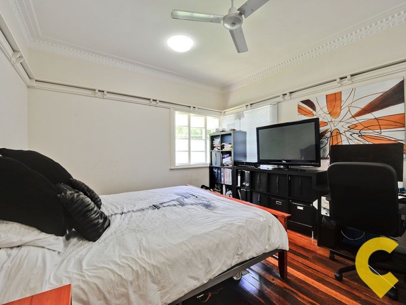 93 Royal Parade, Ashgrove QLD 4060