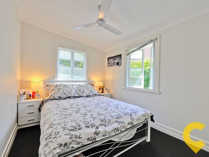 93 Royal Parade, Ashgrove QLD 4060