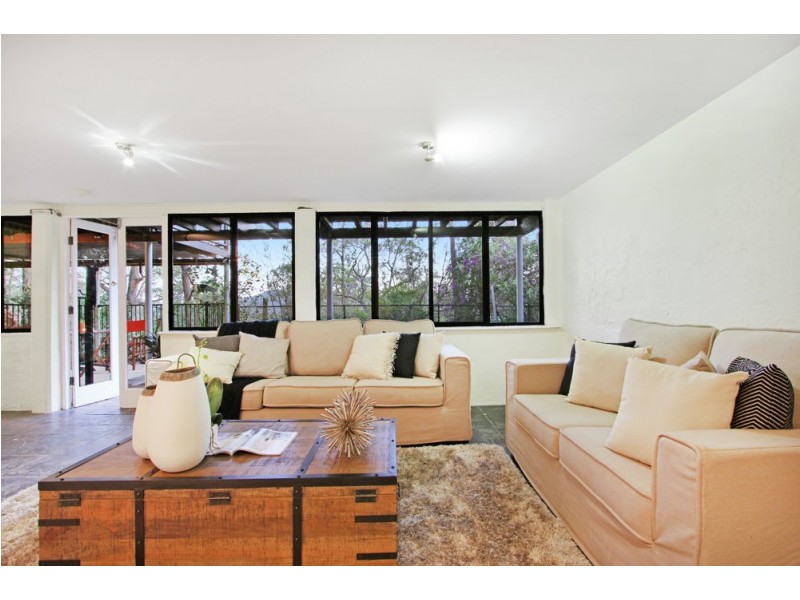 34 Caesar Road, Ferny Hills QLD 4055