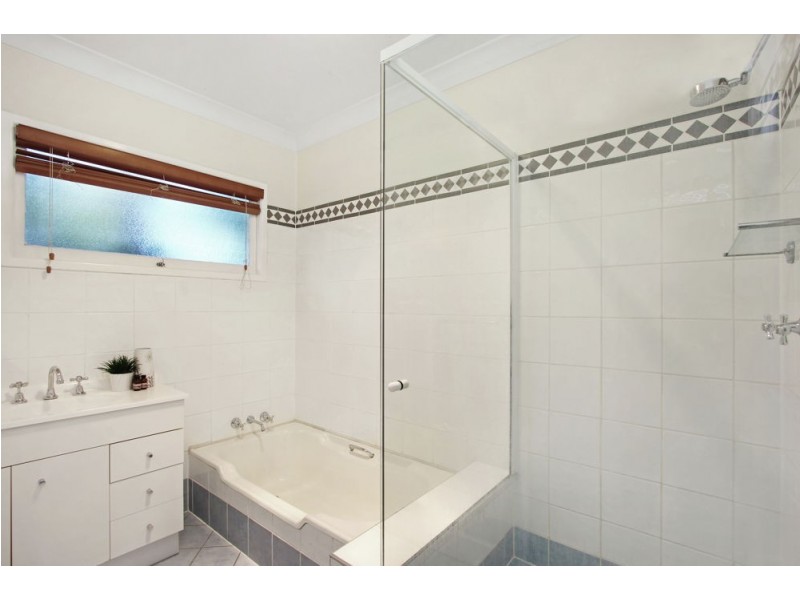 34 Caesar Road, Ferny Hills QLD 4055