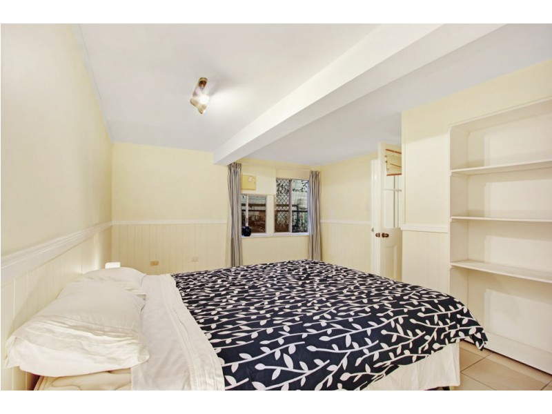 34 Caesar Road, Ferny Hills QLD 4055