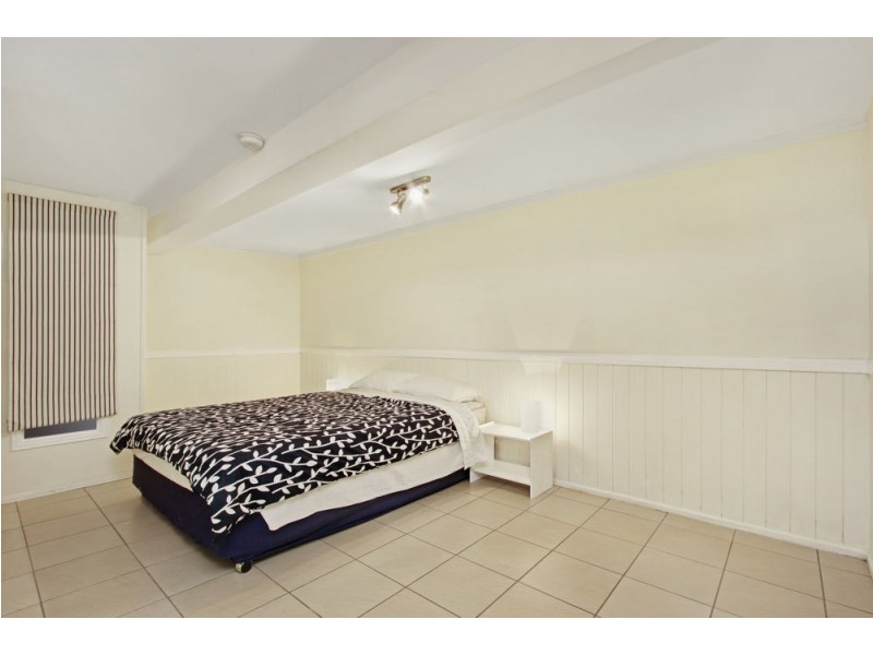 34 Caesar Road, Ferny Hills QLD 4055