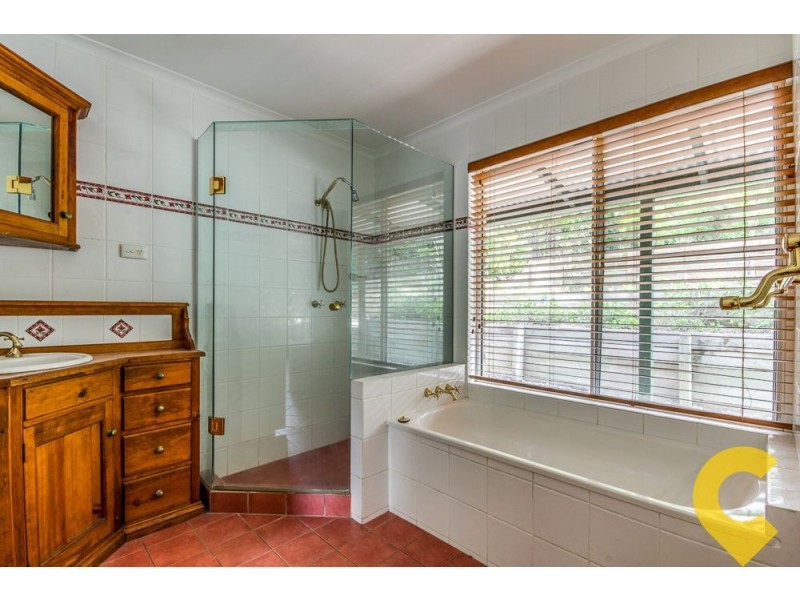 39 Yathong Court, Arana Hills QLD 4054