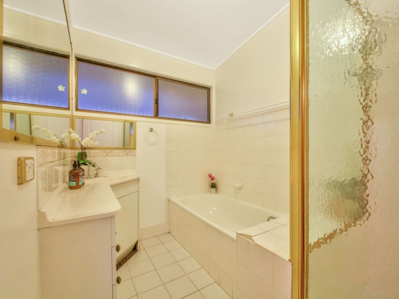 65 Hutton Road, Ferny Hills QLD 4055