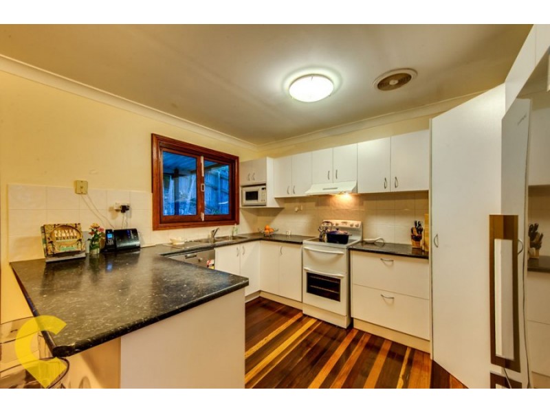 28 Yeerinbool Court, Arana Hills QLD 4054